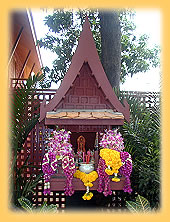 Geisterhaeuschen des Jim Thomsons House in Bangkok